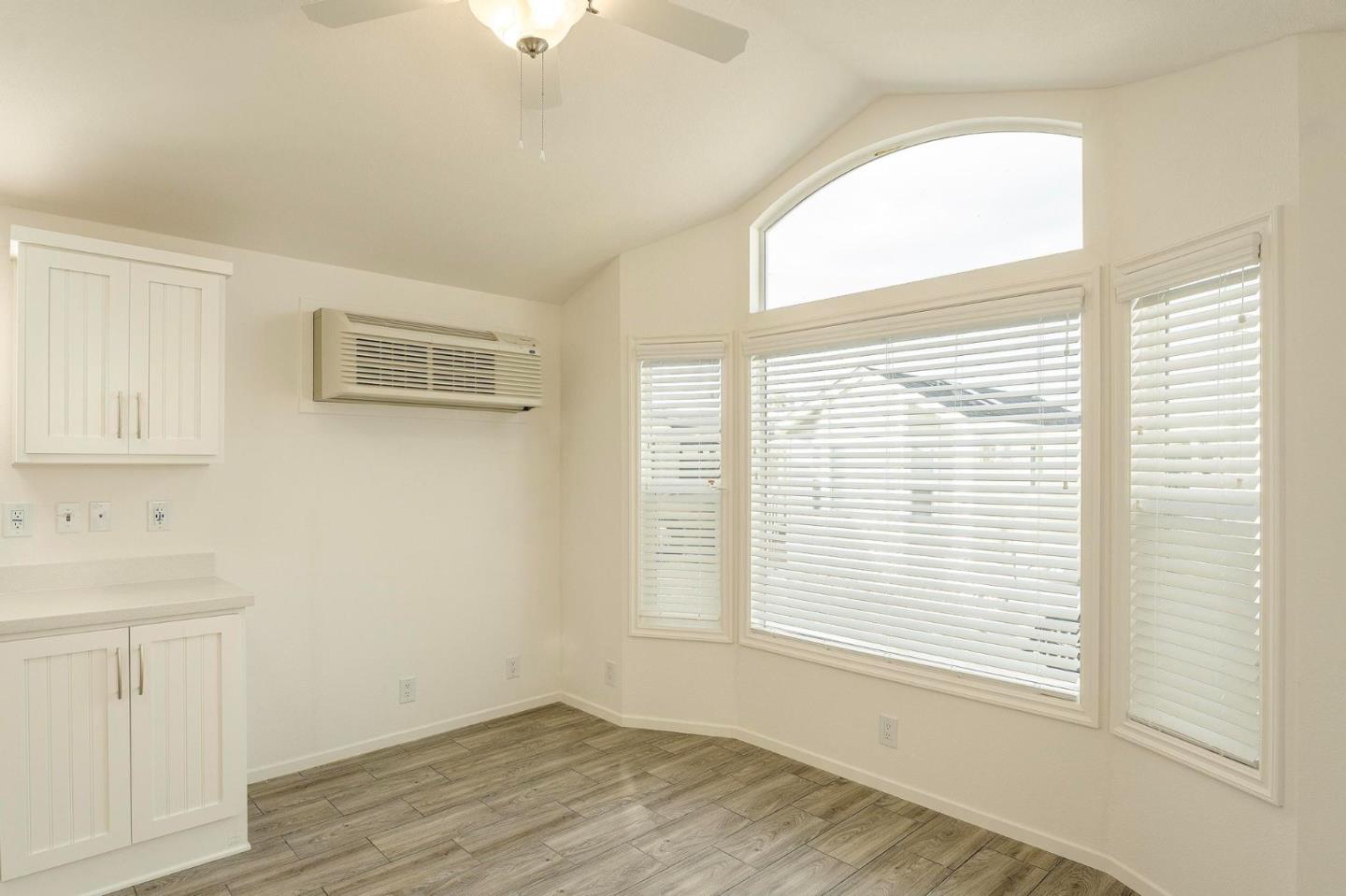 Detail Gallery Image 6 of 15 For 835 Kimball Ave #21,  Seaside,  CA 93955 - 1 Beds | 1 Baths