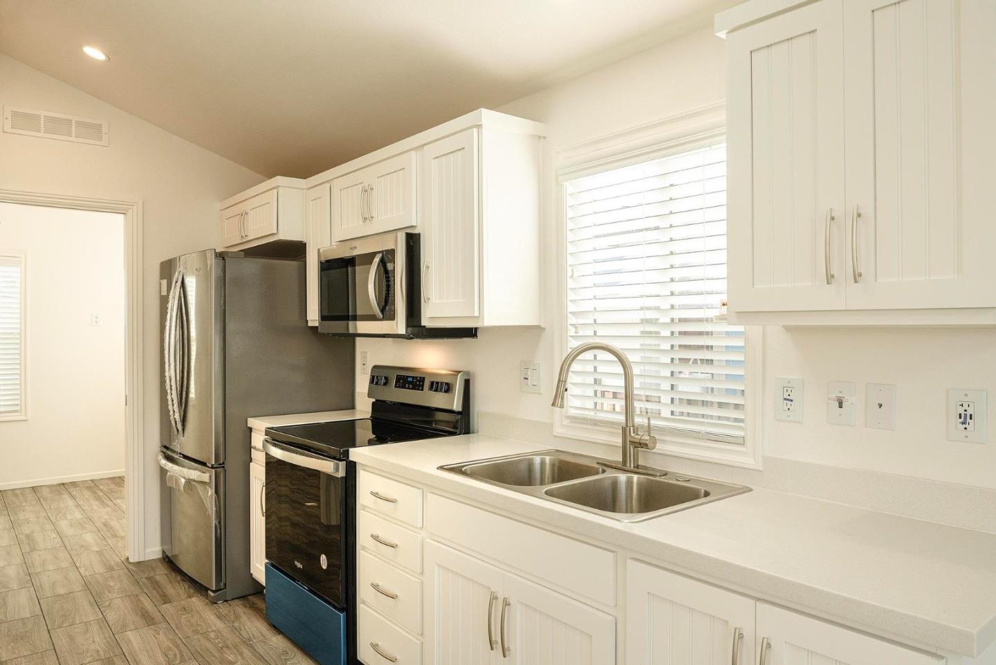 Detail Gallery Image 8 of 15 For 835 Kimball Ave #21,  Seaside,  CA 93955 - 1 Beds | 1 Baths