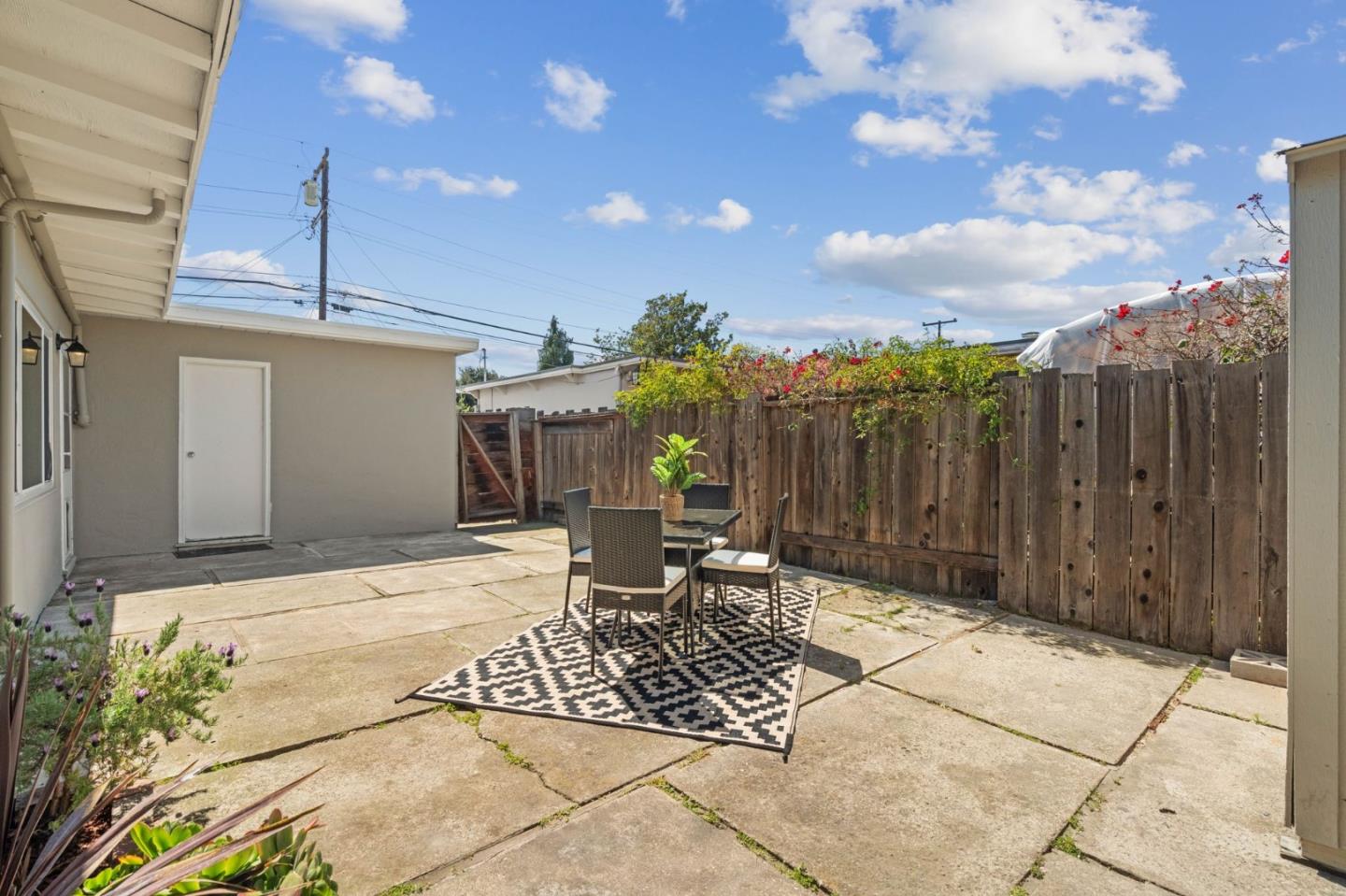 Detail Gallery Image 33 of 37 For 565 Cypress Ave, Sunnyvale,  CA 94085 - 3 Beds | 1 Baths