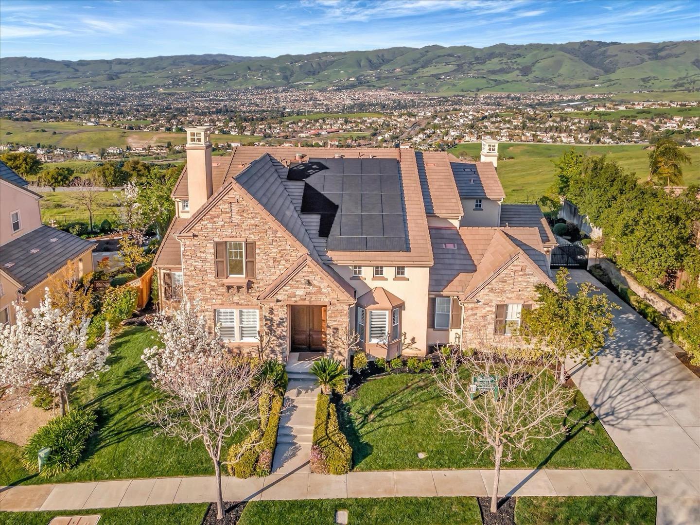 Detail Gallery Image 1 of 74 For 4642 Hill Top View Ln, San Jose,  CA 95138 - 5 Beds | 4/1 Baths