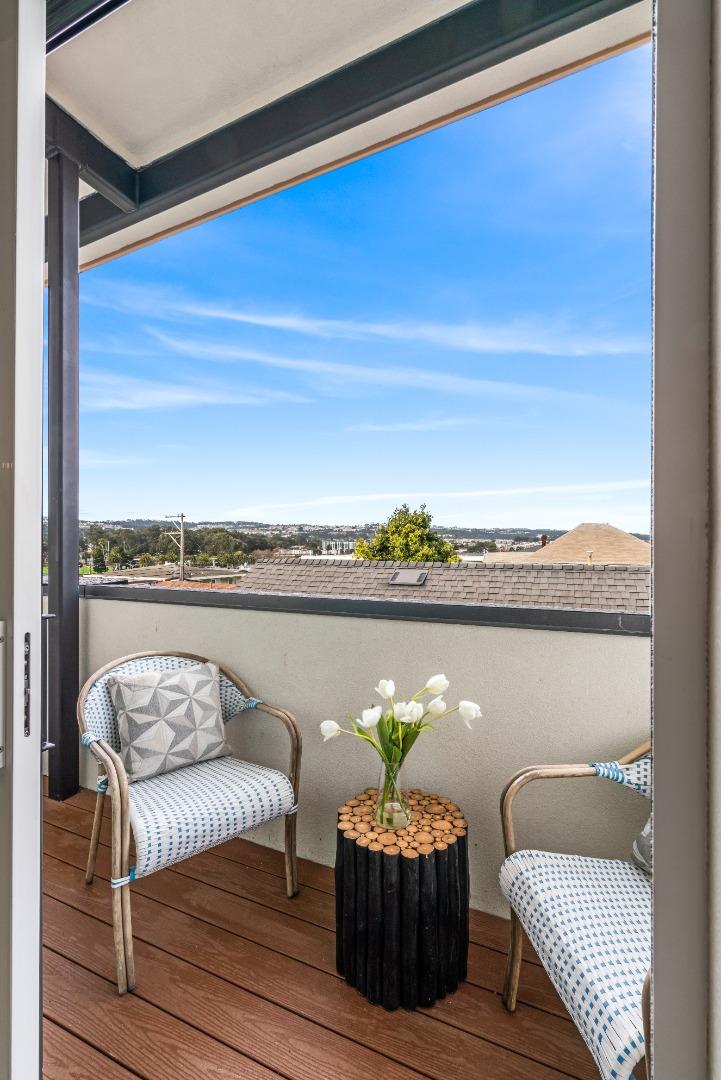 Detail Gallery Image 10 of 38 For 645 Baden Ave #D,  South San Francisco,  CA 94080 - 4 Beds | 3/1 Baths