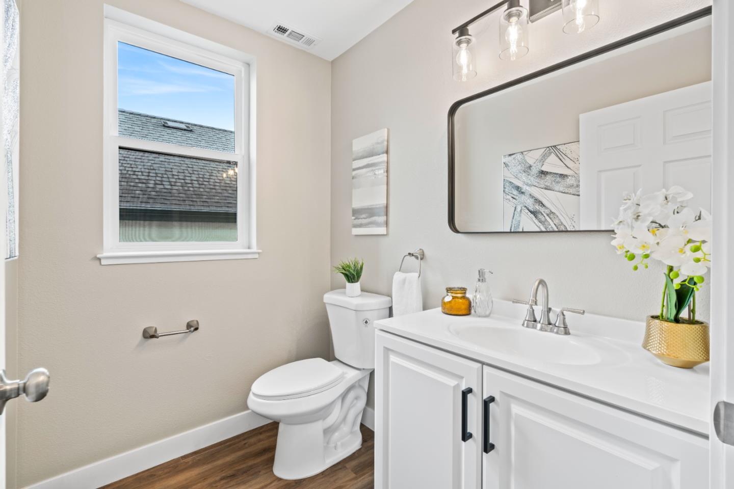 Detail Gallery Image 31 of 38 For 645 Baden Ave #D,  South San Francisco,  CA 94080 - 4 Beds | 3/1 Baths