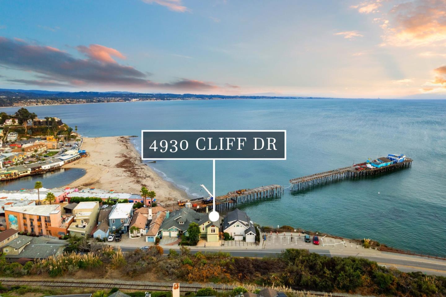 Detail Gallery Image 9 of 64 For 4930 Cliff Dr, Capitola,  CA 95010 - 3 Beds | 2 Baths