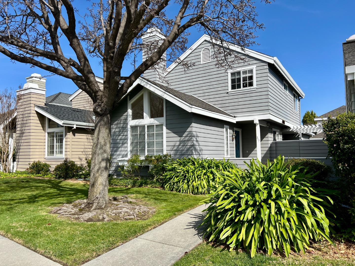 Detail Gallery Image 1 of 1 For 317 Commander Ln, Redwood City,  CA 94065 - 2 Beds | 2/1 Baths