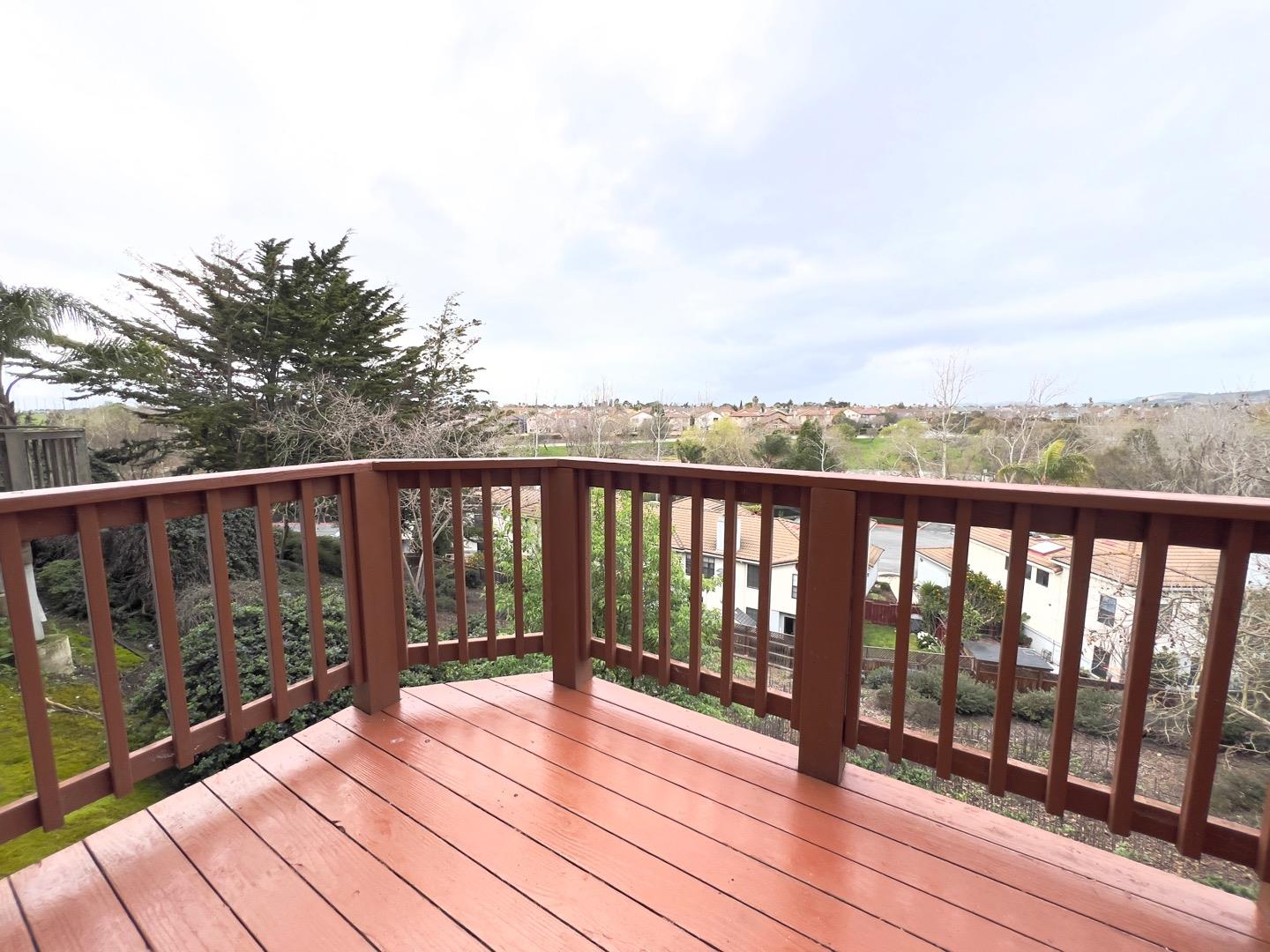 Detail Gallery Image 10 of 21 For 1295 Nogal Dr #B,  Salinas,  CA 93905 - 3 Beds | 2/1 Baths