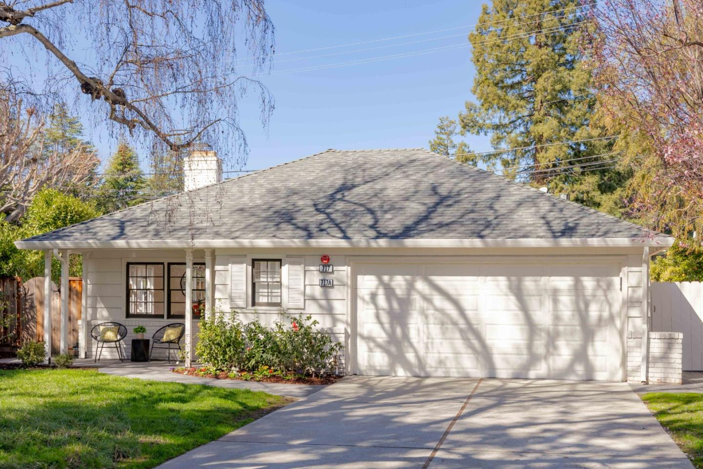 717 Garland Dr, Palo Alto, CA 94303