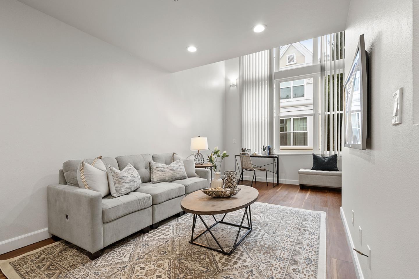Browse active condo listings in SUTTON PLACE