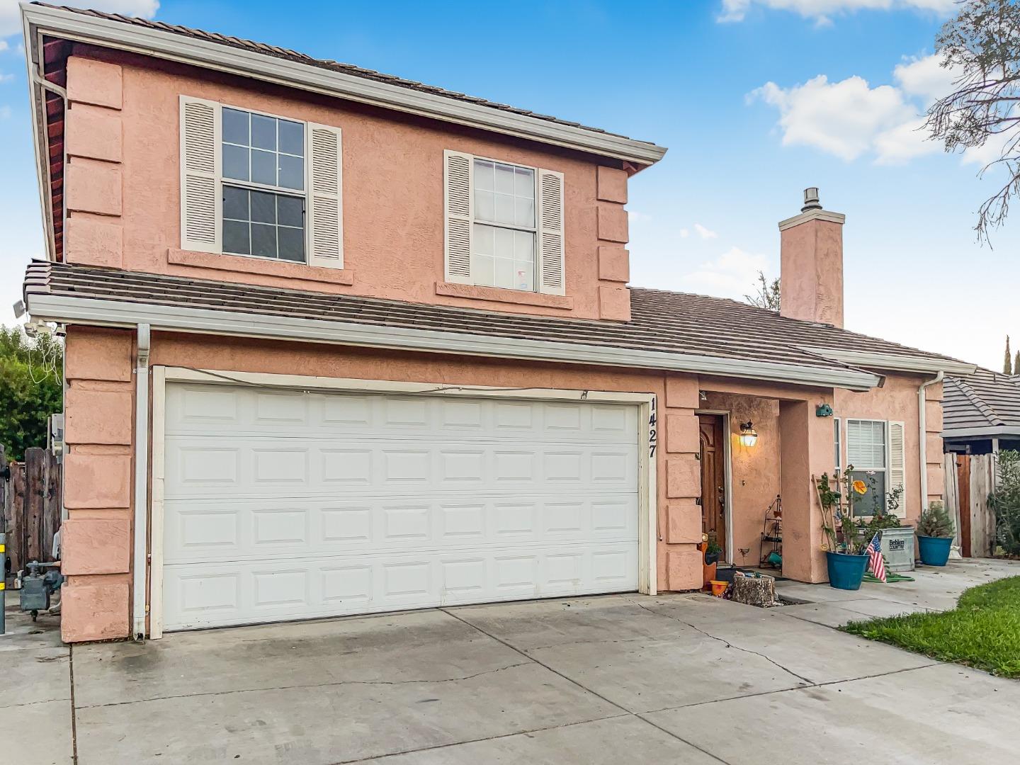 Detail Gallery Image 1 of 21 For 1427 Pintail Cir, Los Banos,  CA 93635 - 4 Beds | 2/1 Baths