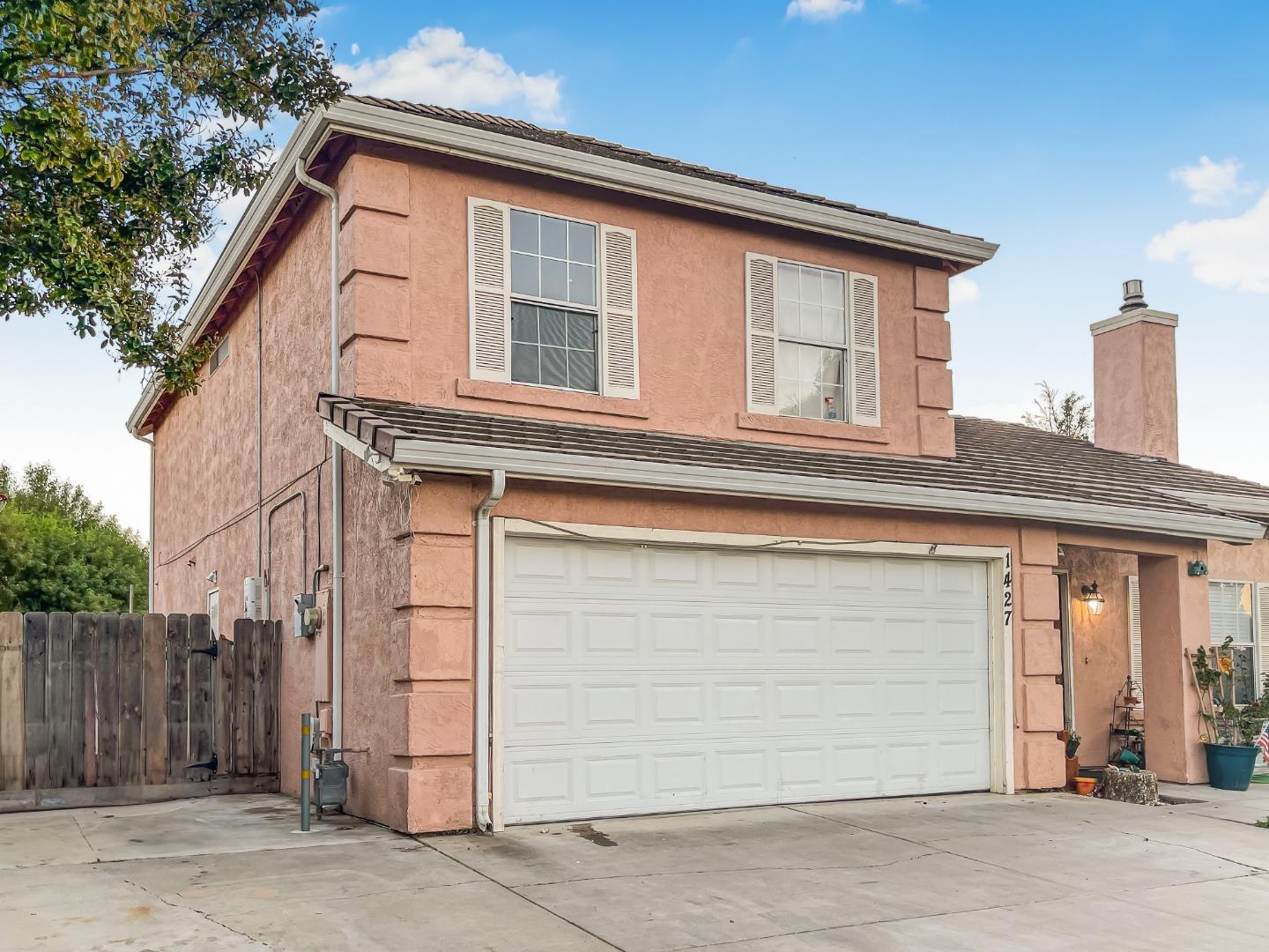 Detail Gallery Image 2 of 21 For 1427 Pintail Cir, Los Banos,  CA 93635 - 4 Beds | 2/1 Baths