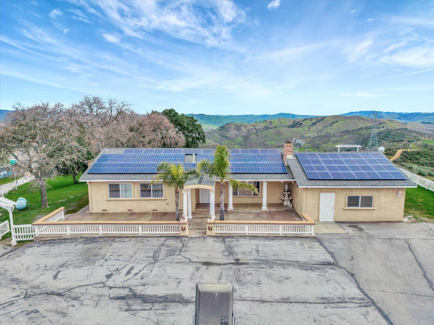 Photo of 11670 Cienega Rd in Hollister, CA