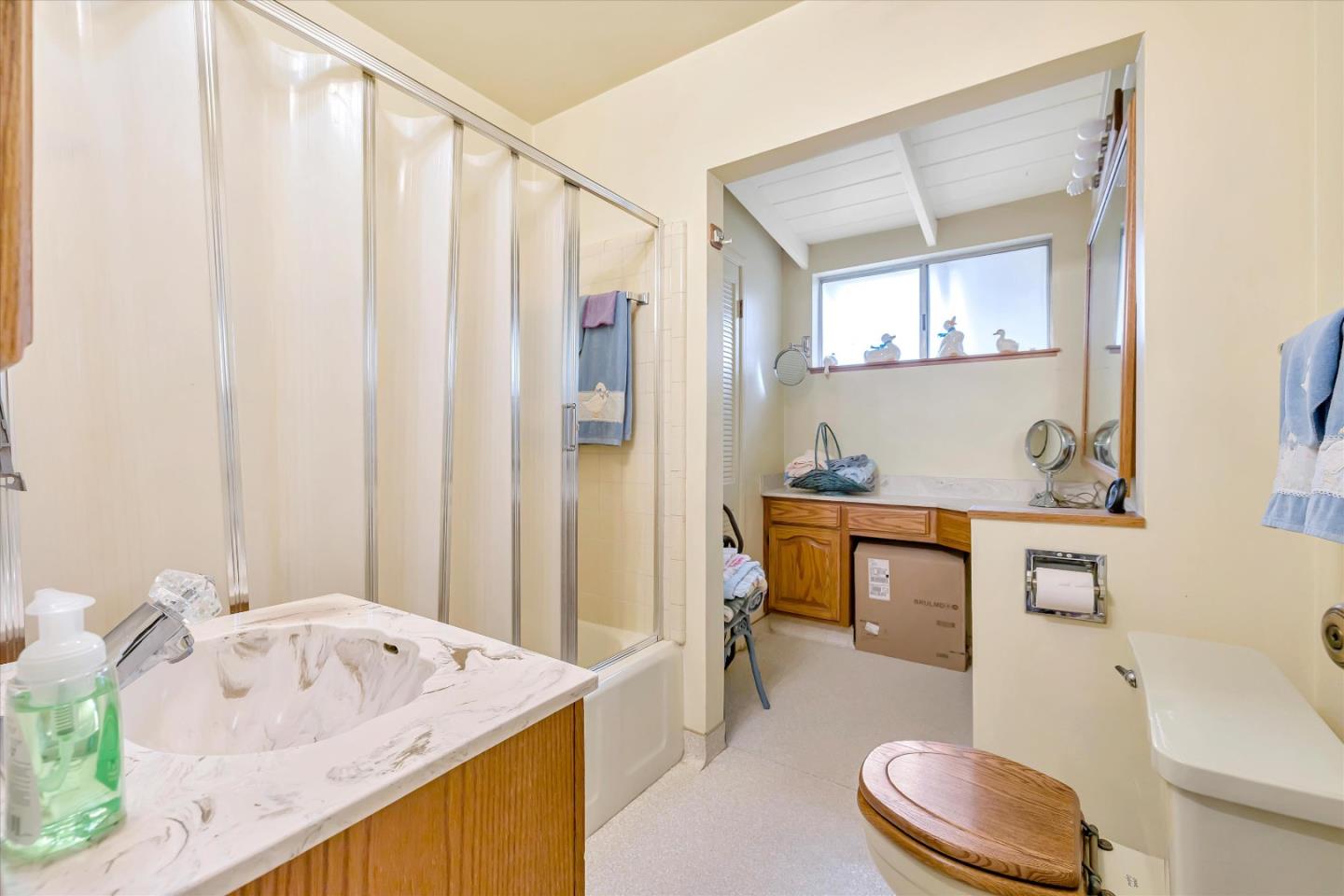 Detail Gallery Image 31 of 40 For 239 Windsor Dr, San Carlos,  CA 94070 - 3 Beds | 2 Baths