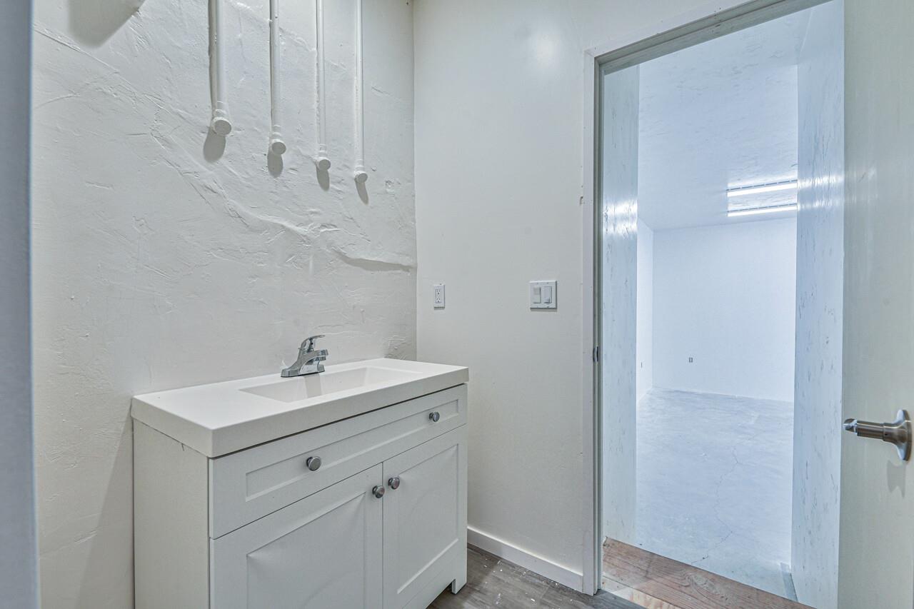 Detail Gallery Image 13 of 15 For 301 Ocean Ave, Monterey,  CA 93940 - – Beds | – Baths