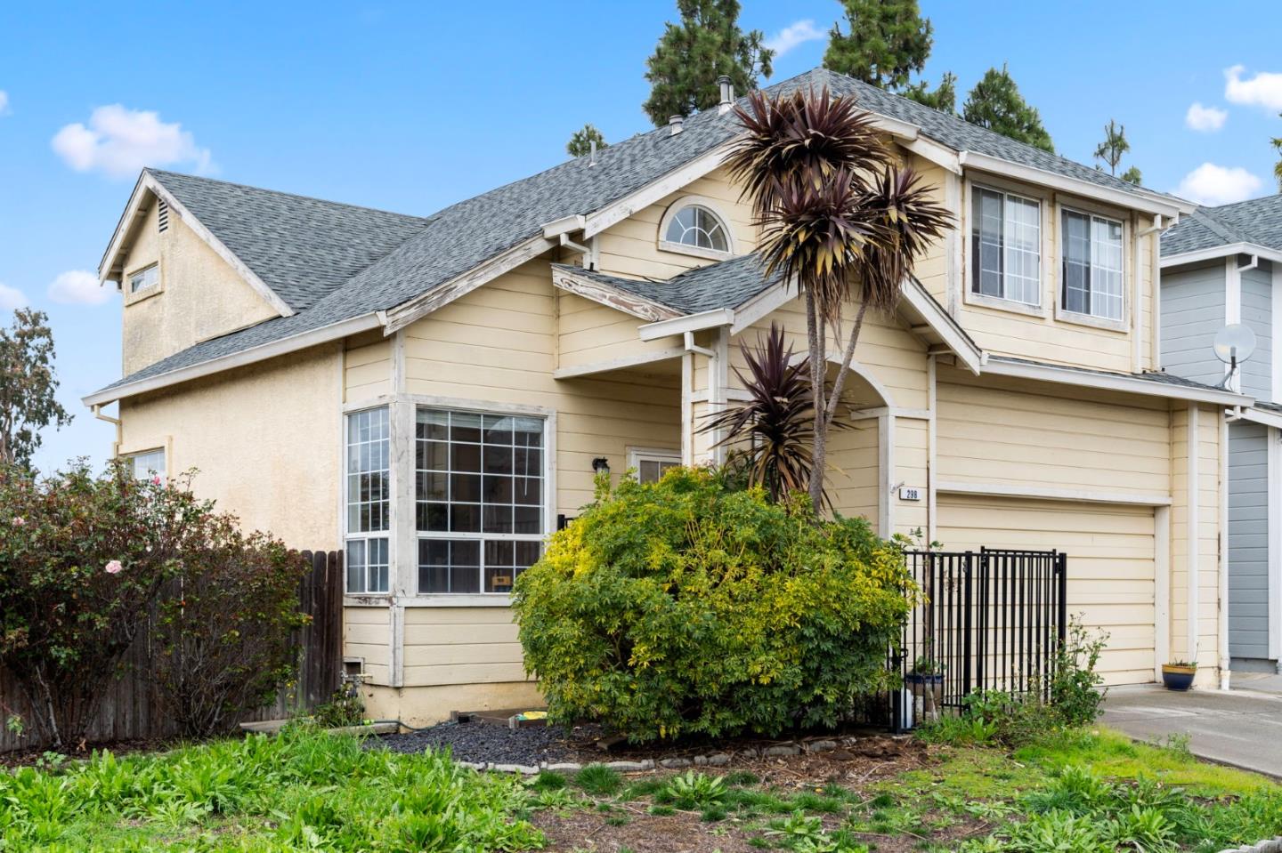 Detail Gallery Image 1 of 1 For 298 Tamarisk Cir, Suisun City,  CA 94585 - 3 Beds | 2/1 Baths