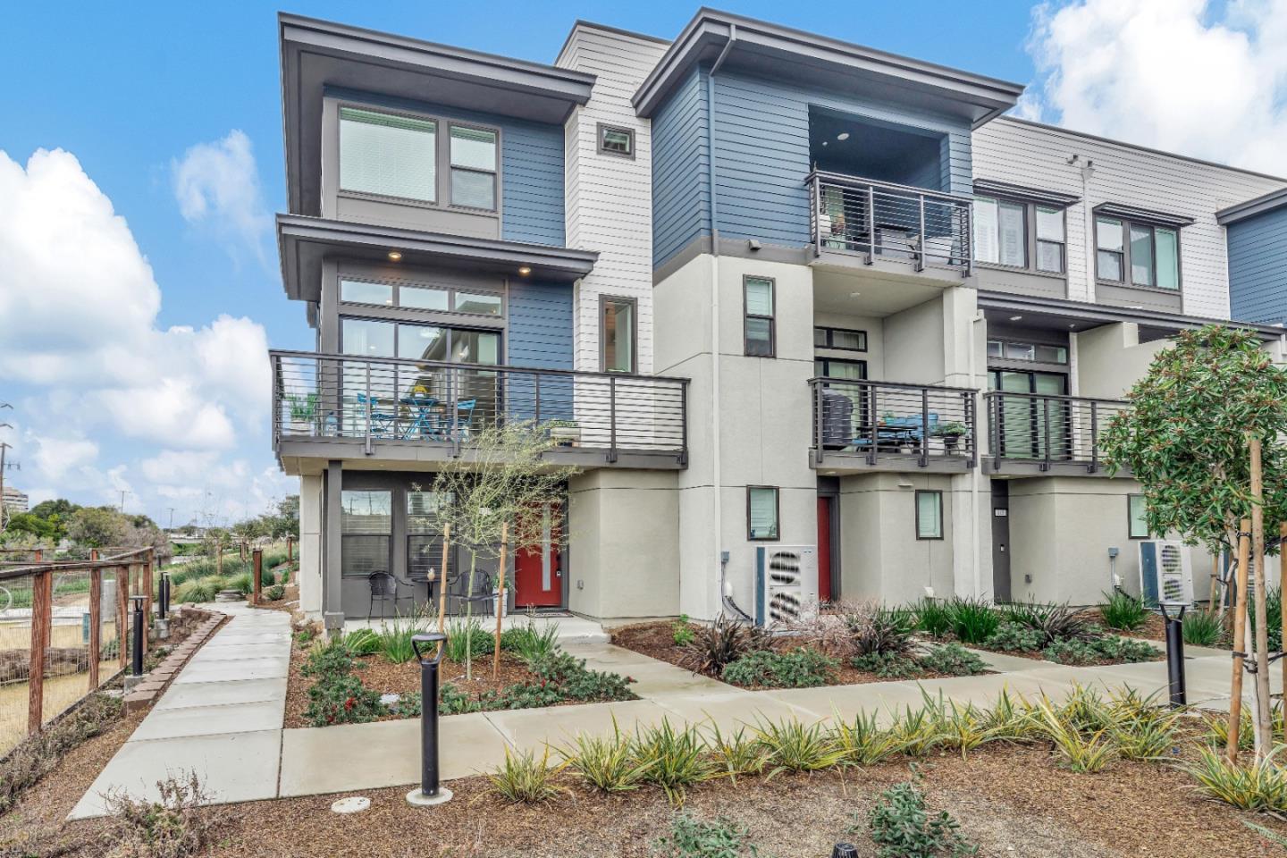 Detail Gallery Image 45 of 50 For 111 Waters Park Cir, San Mateo,  CA 94403 - 4 Beds | 3/1 Baths