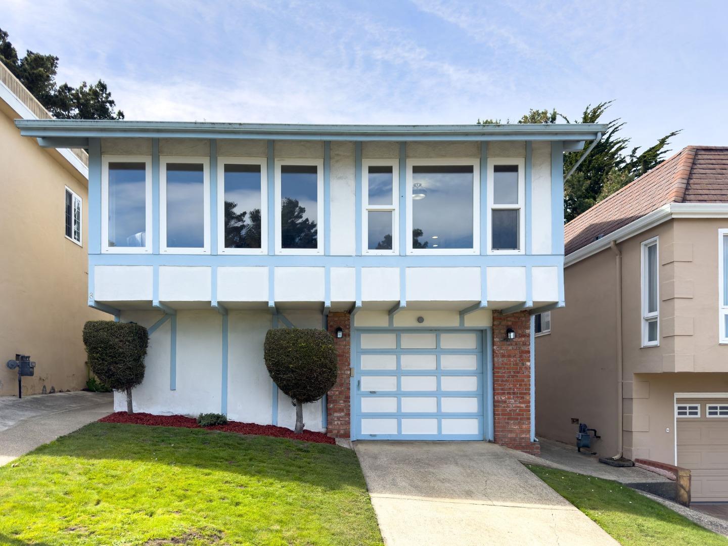 Detail Gallery Image 1 of 1 For 8 Christopher Ct, Daly City,  CA 94015 - 3 Beds | 2 Baths