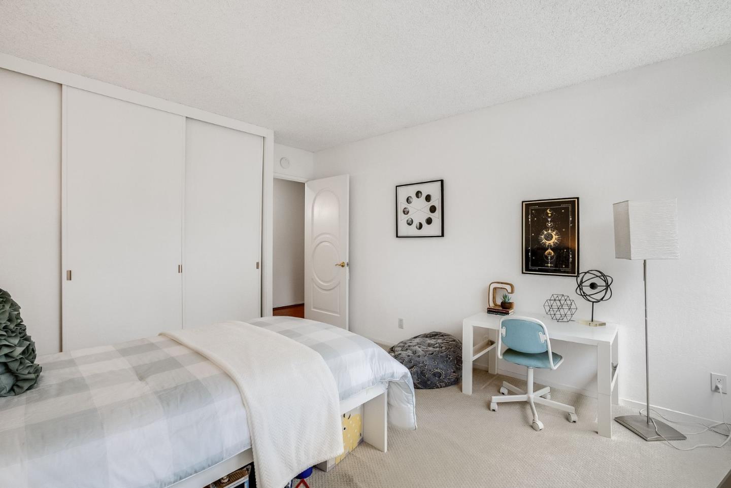 Detail Gallery Image 11 of 19 For 400 Davey Glen Rd #4705,  Belmont,  CA 94002 - 3 Beds | 2 Baths