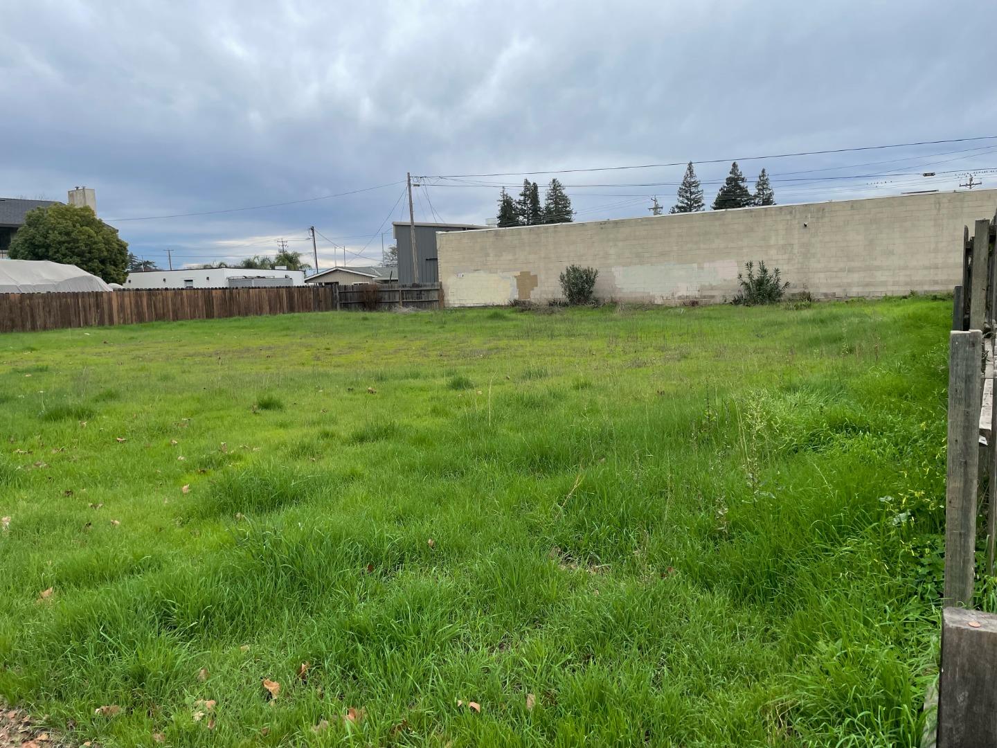 620 Broadway, Gilroy, California 95020, ,Land,For Sale,620 Broadway,ML81956790