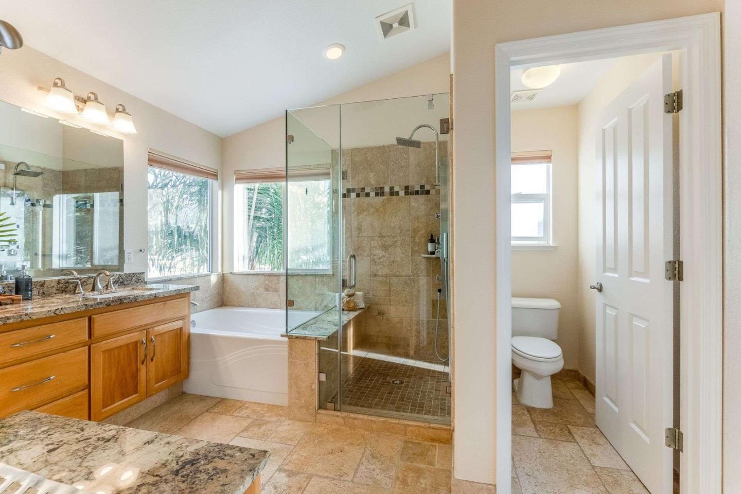 Detail Gallery Image 31 of 51 For 944 Baines St, East Palo Alto,  CA 94303 - 4 Beds | 2/1 Baths