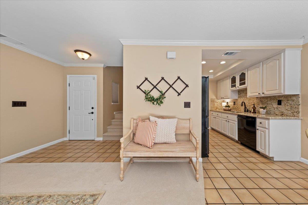 Detail Gallery Image 8 of 31 For 8550 Wren Ave 1b,  Gilroy,  CA 95020 - 3 Beds | 2 Baths