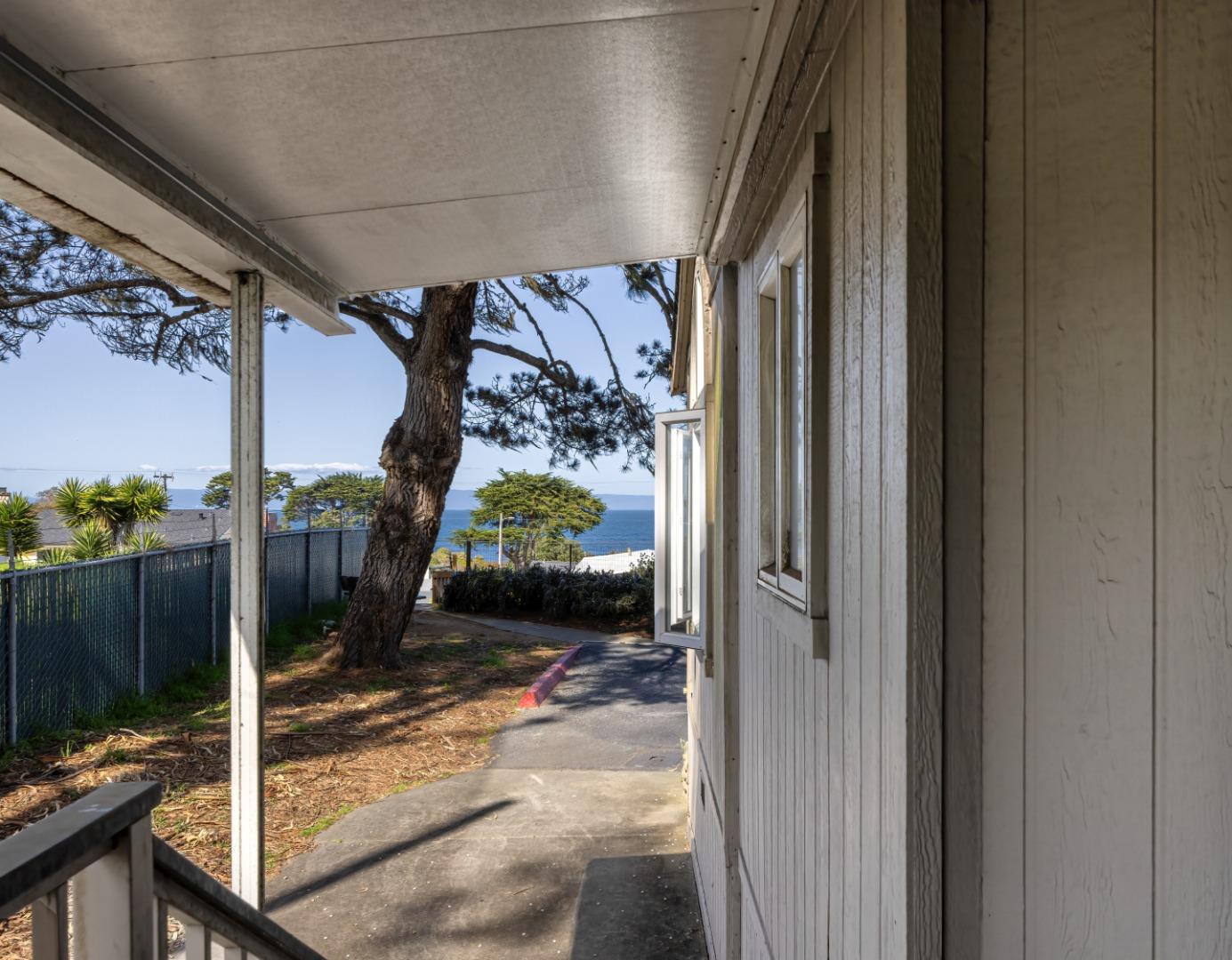 Detail Gallery Image 26 of 30 For 700 Briggs Ave #1,  Pacific Grove,  CA 93950 - 2 Beds | 2 Baths