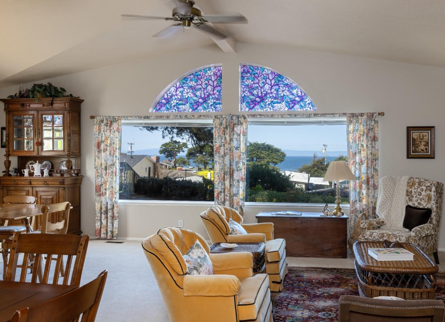 Detail Gallery Image 7 of 30 For 700 Briggs Ave #1,  Pacific Grove,  CA 93950 - 2 Beds | 2 Baths
