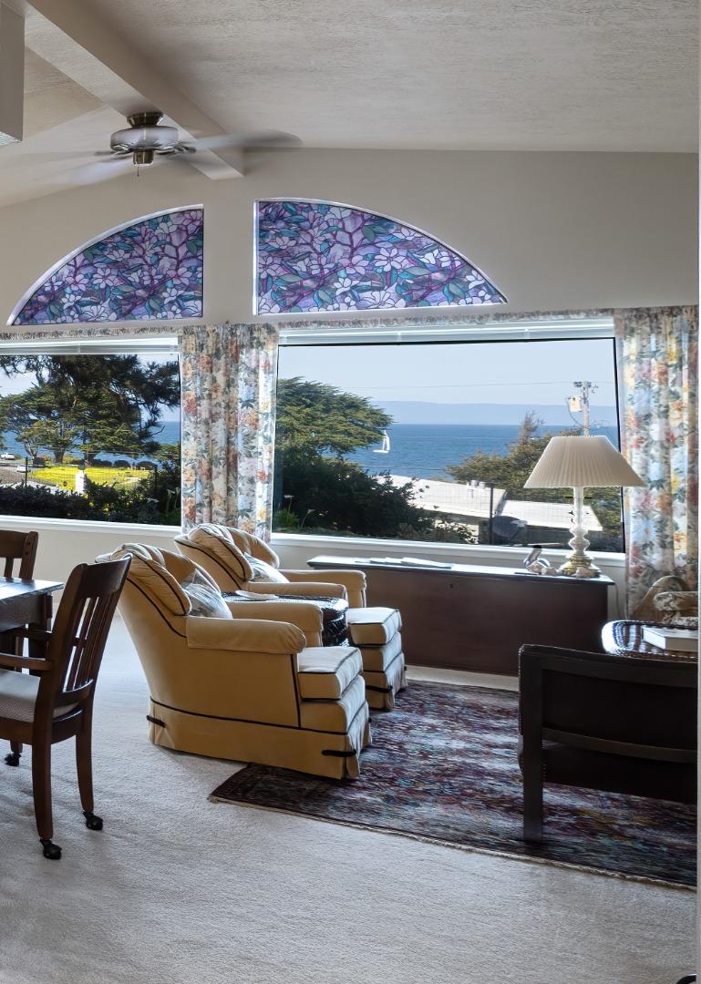Detail Gallery Image 9 of 30 For 700 Briggs Ave #1,  Pacific Grove,  CA 93950 - 2 Beds | 2 Baths
