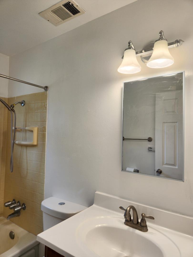 Detail Gallery Image 15 of 28 For 4648 Eastview Dr, Stockton,  CA 95212 - 3 Beds | 2/1 Baths