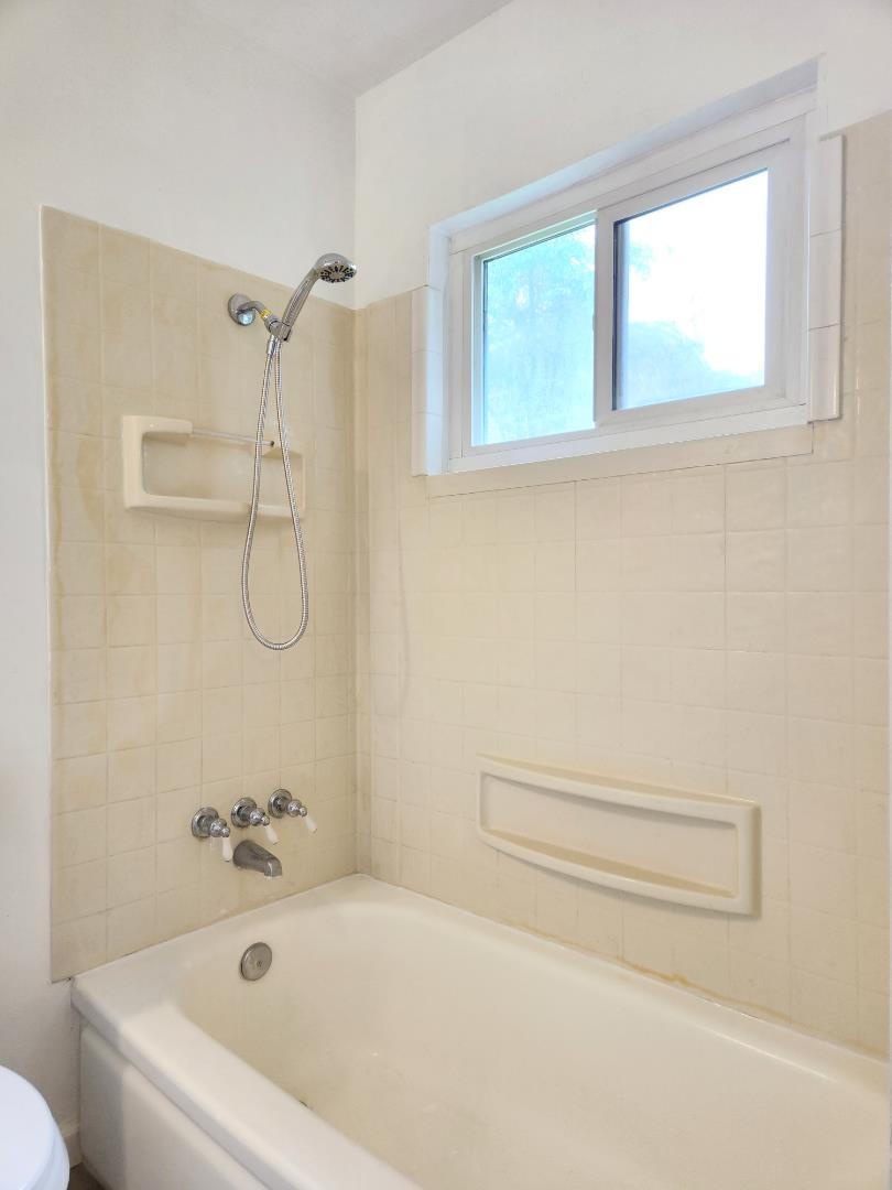 Detail Gallery Image 20 of 28 For 4648 Eastview Dr, Stockton,  CA 95212 - 3 Beds | 2/1 Baths