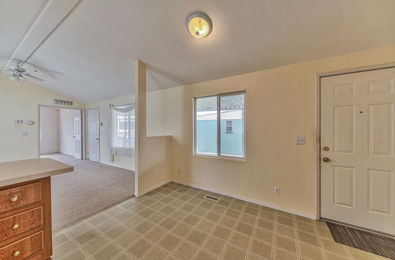 Detail Gallery Image 13 of 28 For 12350 Christensen Road #111,  Salinas,  CA 93907 - 2 Beds | 1 Baths