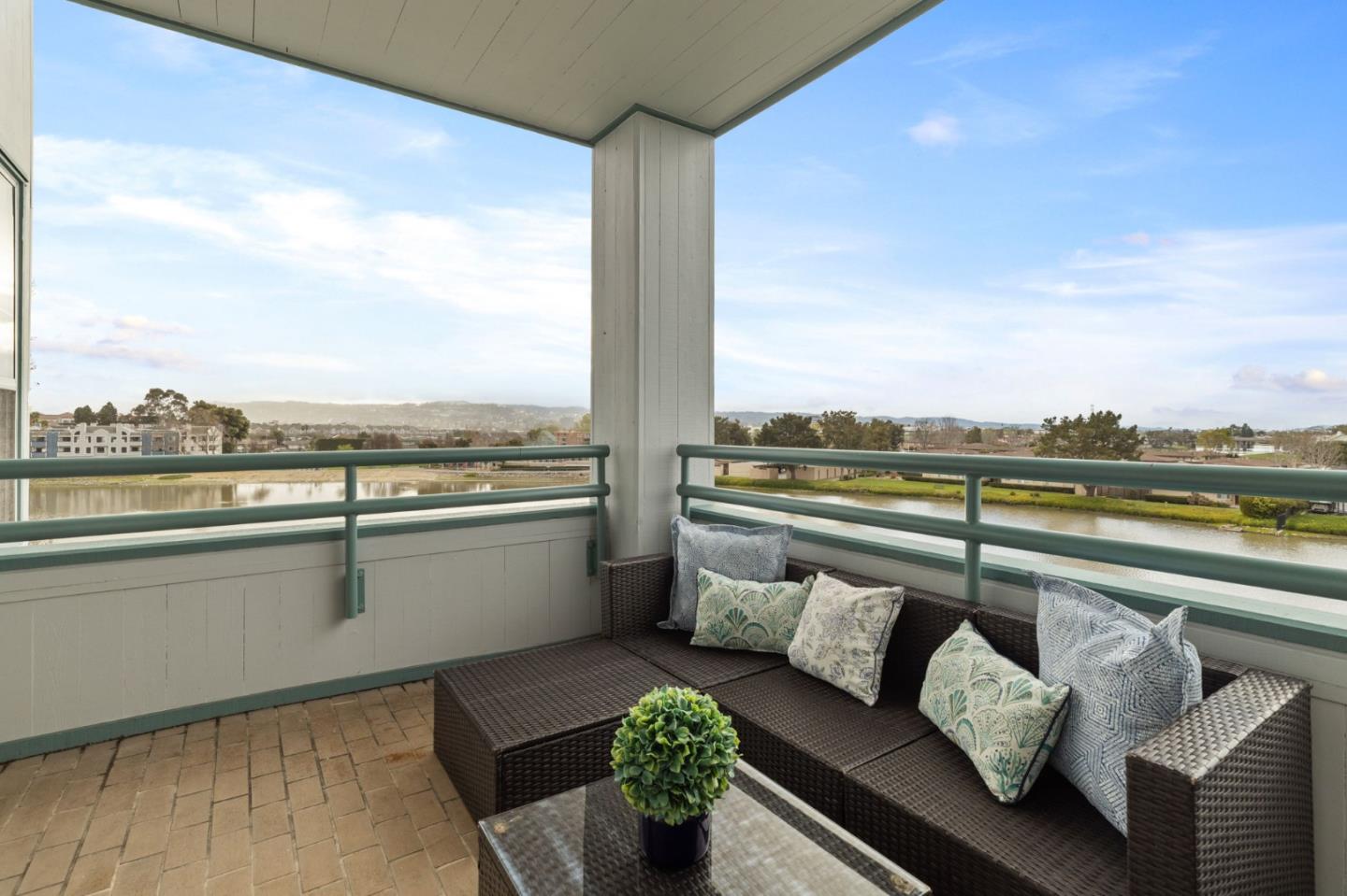 Detail Gallery Image 26 of 33 For 720 Promontory Point Ln #2305,  Foster City,  CA 94404 - 2 Beds | 2/1 Baths
