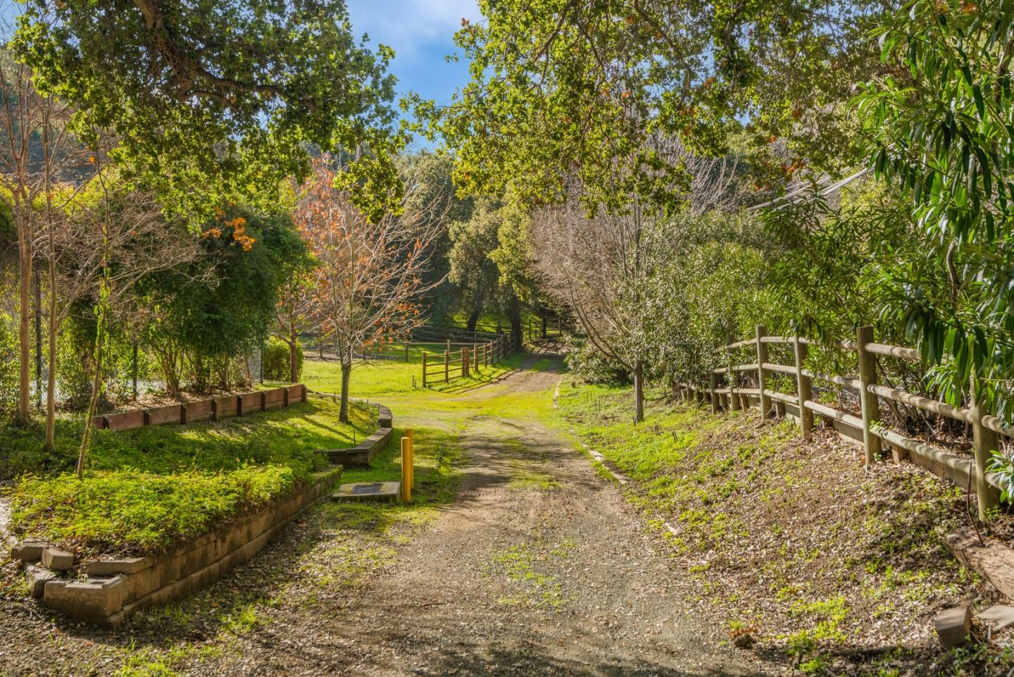 Detail Gallery Image 4 of 23 For 13398 Pierce Rd, Saratoga,  CA 95070 - – Beds | – Baths