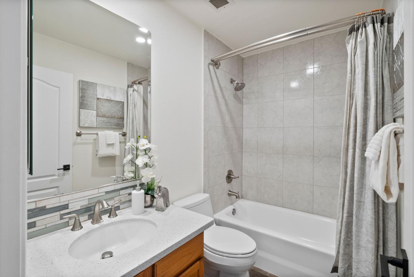 Detail Gallery Image 16 of 31 For 140 S 3rd St, San Jose,  CA 95112 - 2 Beds | 2/1 Baths