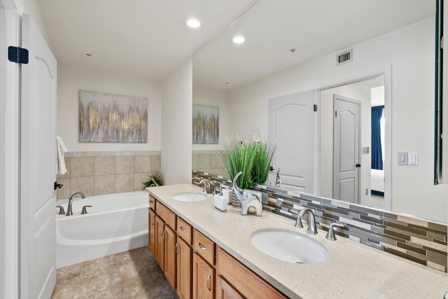 Detail Gallery Image 19 of 31 For 140 S 3rd St, San Jose,  CA 95112 - 2 Beds | 2/1 Baths