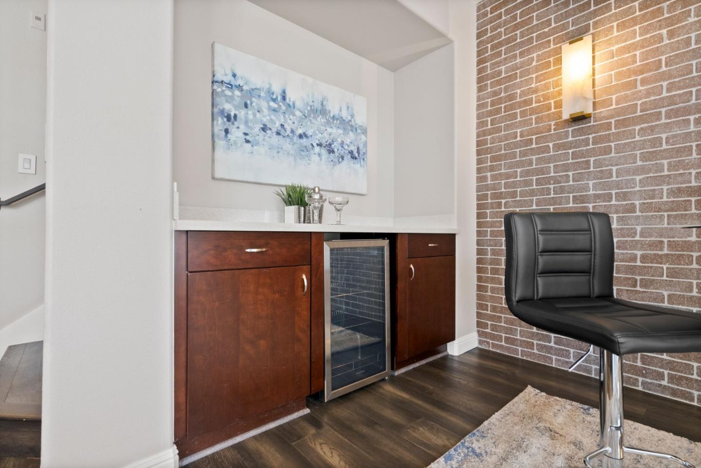 Detail Gallery Image 9 of 31 For 140 S 3rd St, San Jose,  CA 95112 - 2 Beds | 2/1 Baths