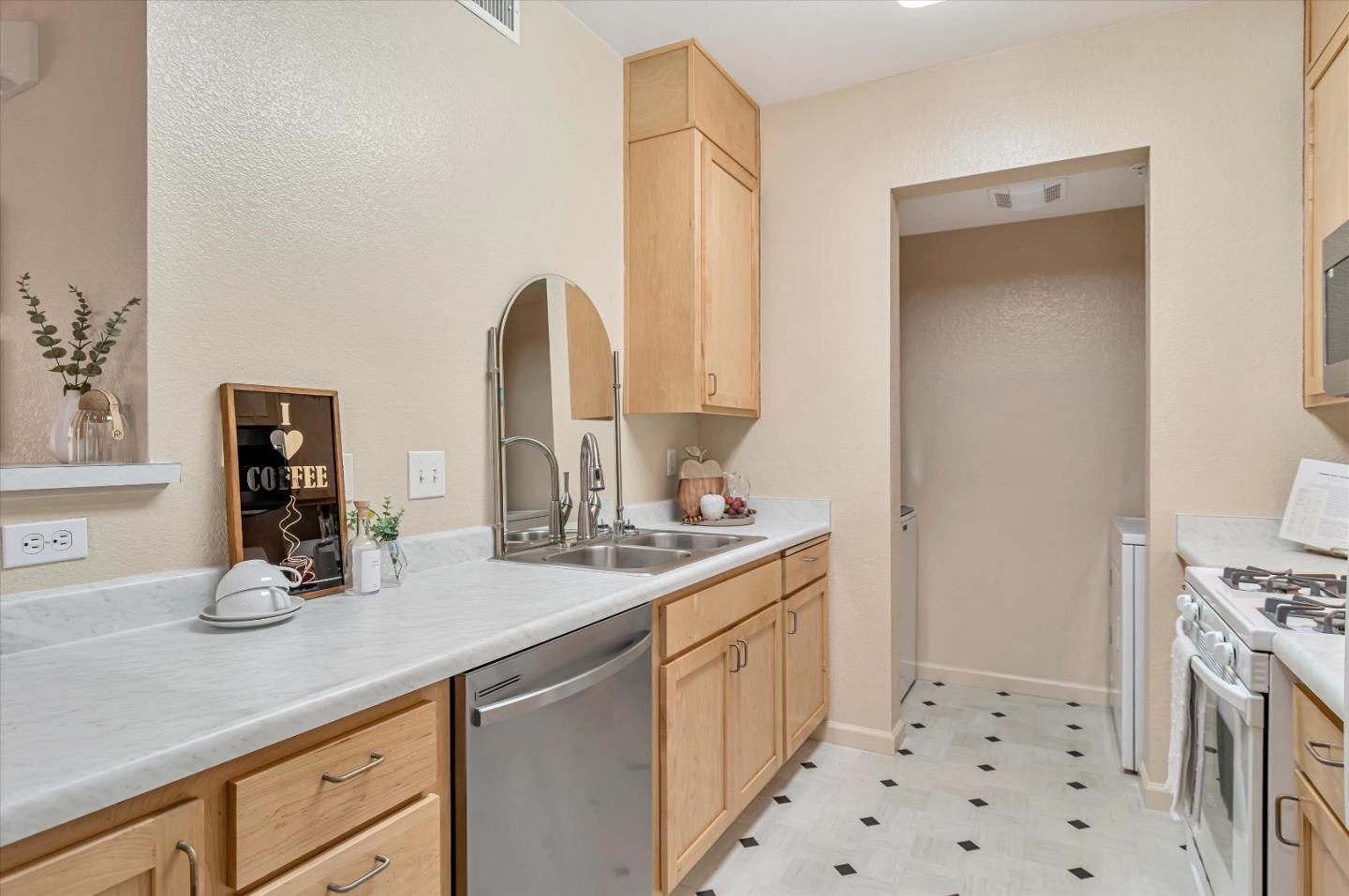 Detail Gallery Image 11 of 38 For 2177 Alum Rock Ave #116,  San Jose,  CA 95116 - 2 Beds | 2 Baths
