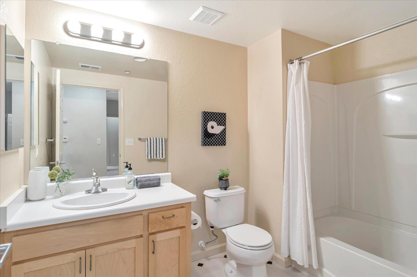 Detail Gallery Image 26 of 38 For 2177 Alum Rock Ave #116,  San Jose,  CA 95116 - 2 Beds | 2 Baths