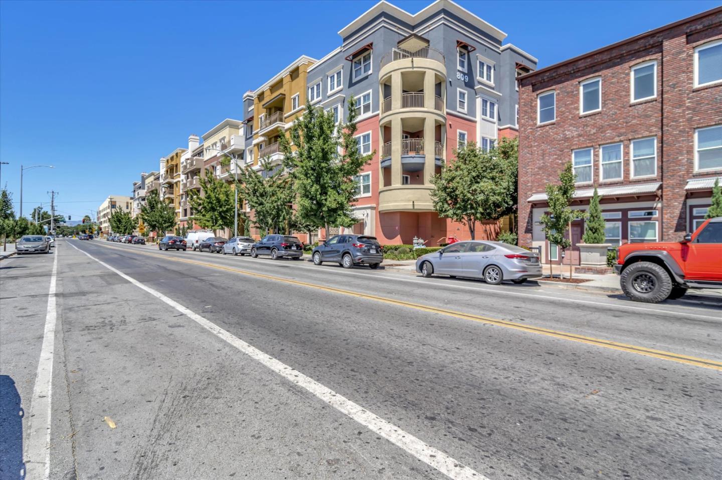 Detail Gallery Image 1 of 1 For 809 Auzerais Ave #122,  San Jose,  CA 95126 - 2 Beds | 2 Baths