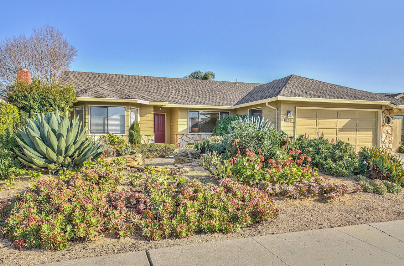 Detail Gallery Image 1 of 33 For 1034 Kentfield Dr, Salinas,  CA 93901 - 3 Beds | 2 Baths