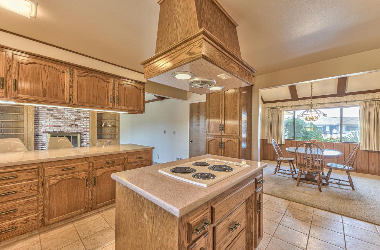 Detail Gallery Image 11 of 33 For 1034 Kentfield Dr, Salinas,  CA 93901 - 3 Beds | 2 Baths