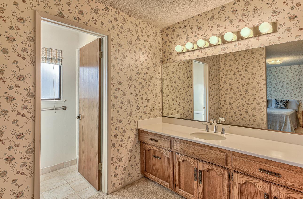 Detail Gallery Image 21 of 33 For 1034 Kentfield Dr, Salinas,  CA 93901 - 3 Beds | 2 Baths
