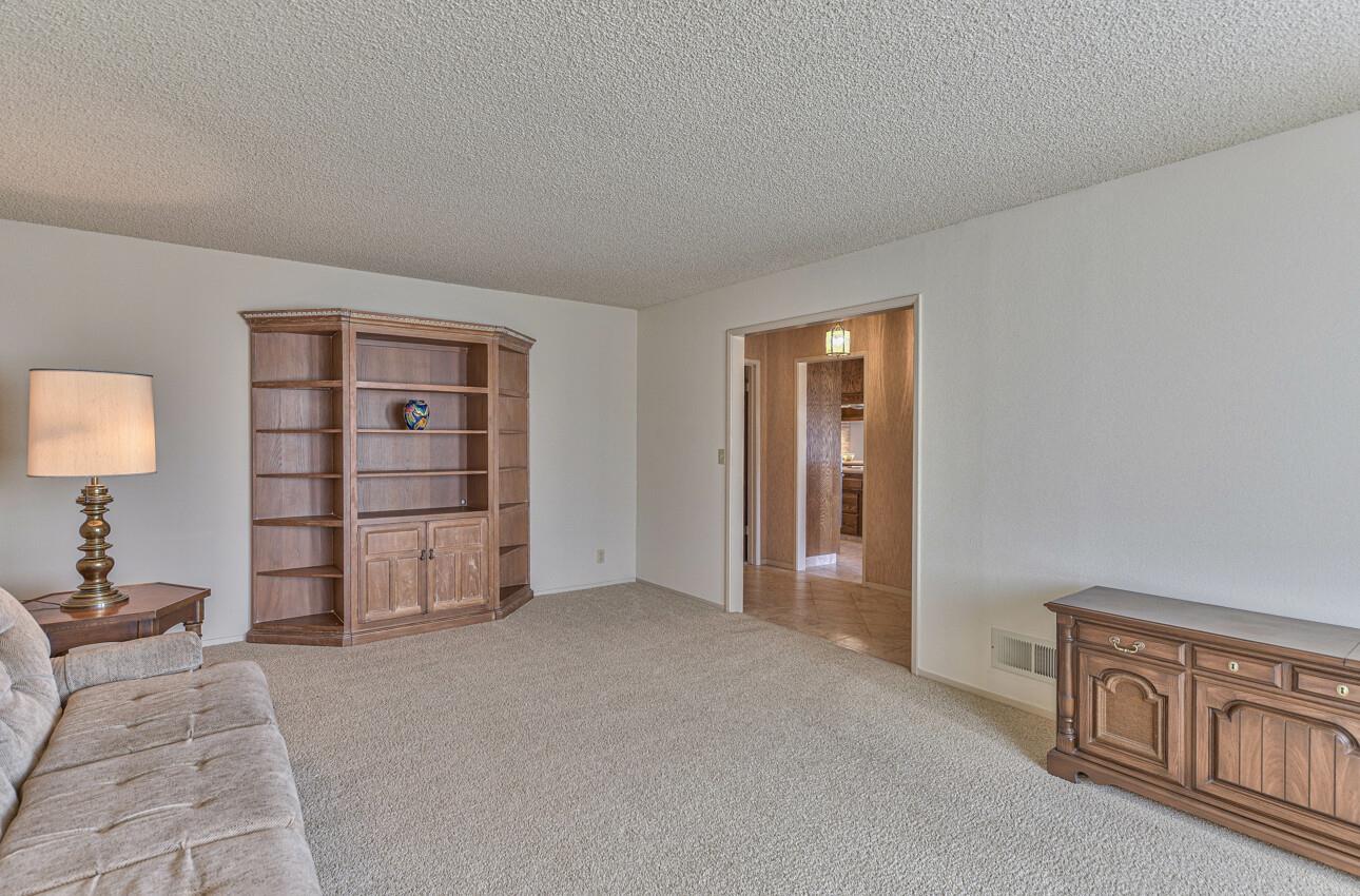 Detail Gallery Image 6 of 33 For 1034 Kentfield Dr, Salinas,  CA 93901 - 3 Beds | 2 Baths
