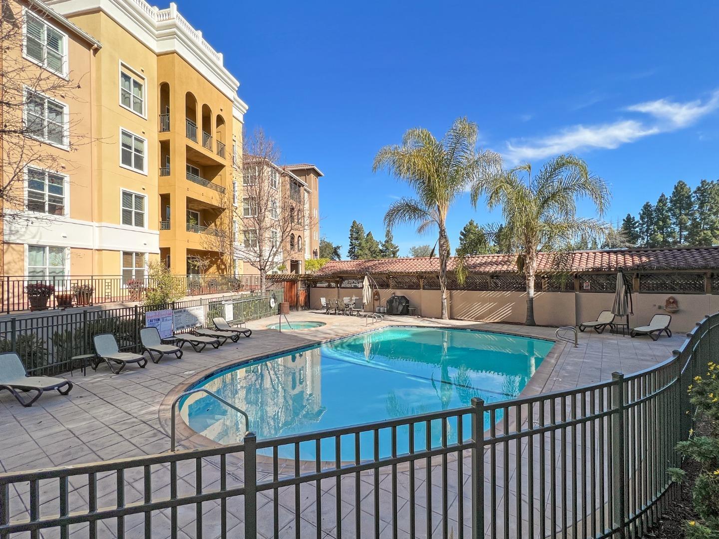 Detail Gallery Image 10 of 12 For 1445 Fruitdale Ave #122,  San Jose,  CA 95128 - 1 Beds | 1 Baths