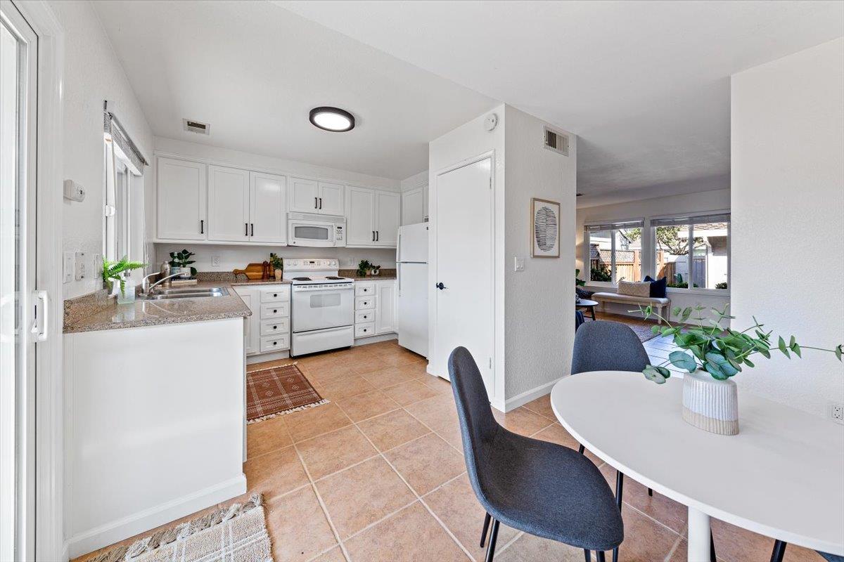 Detail Gallery Image 8 of 25 For 407 Sailfish Dr, Aptos,  CA 95003 - 2 Beds | 1 Baths