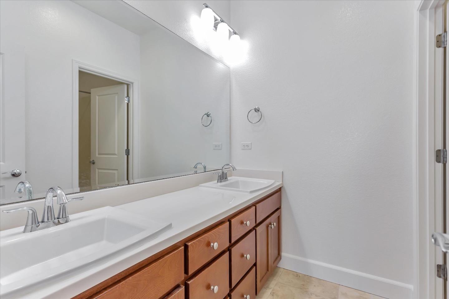 Detail Gallery Image 14 of 43 For 5013 Telegraph Blvd, Marina,  CA 93933 - 3 Beds | 2/1 Baths