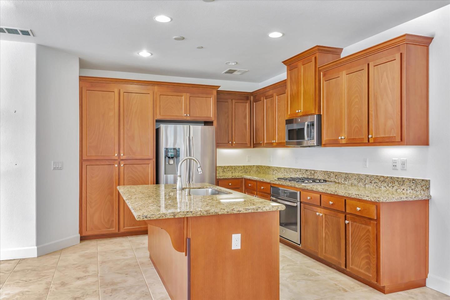 Detail Gallery Image 36 of 43 For 5013 Telegraph Blvd, Marina,  CA 93933 - 3 Beds | 2/1 Baths