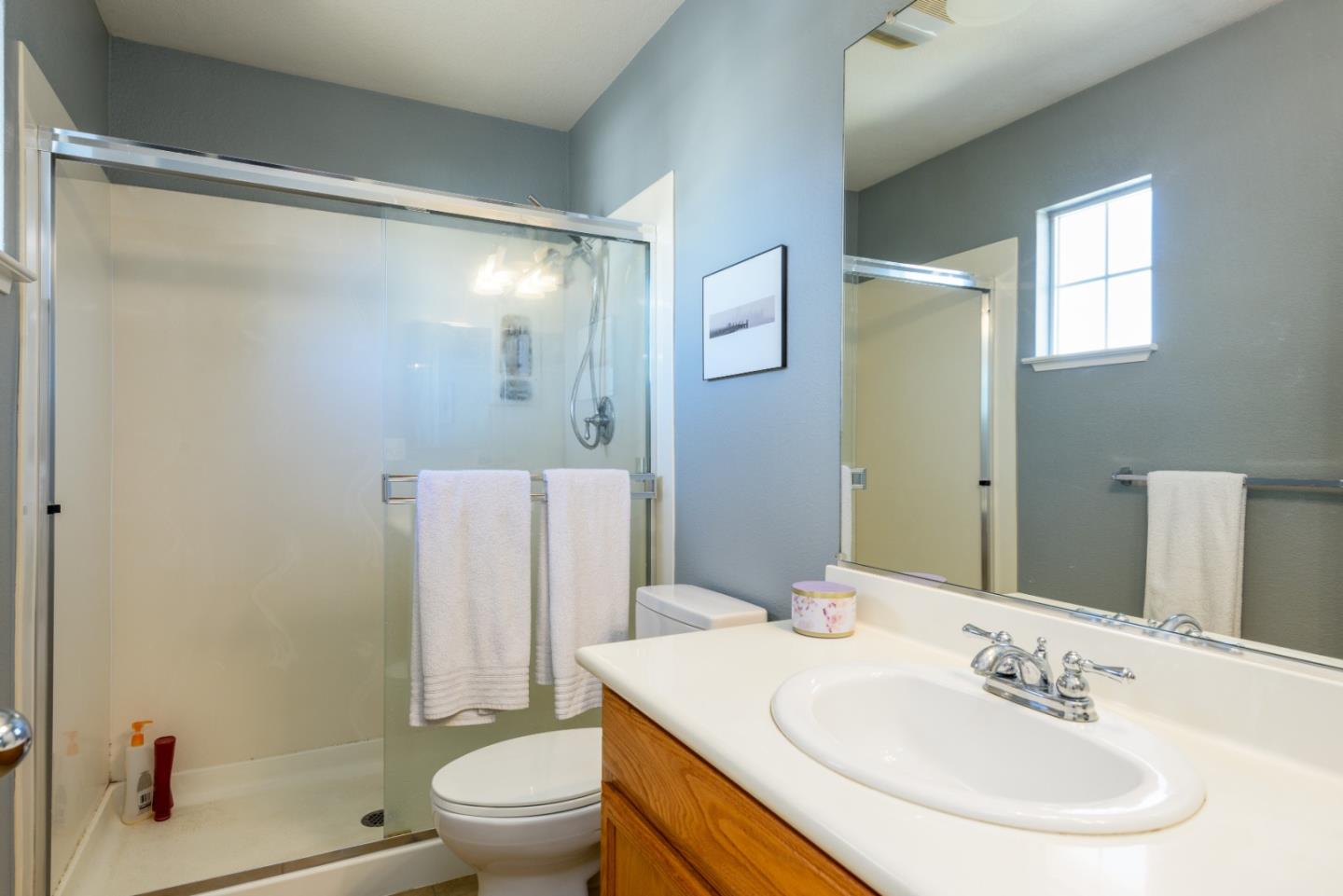Detail Gallery Image 12 of 23 For 930 Gates St, East Palo Alto,  CA 94303 - 3 Beds | 2/1 Baths