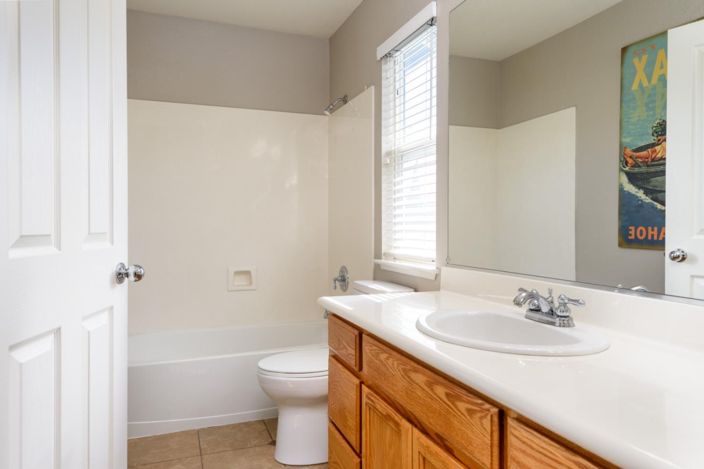 Detail Gallery Image 14 of 23 For 930 Gates St, East Palo Alto,  CA 94303 - 3 Beds | 2/1 Baths