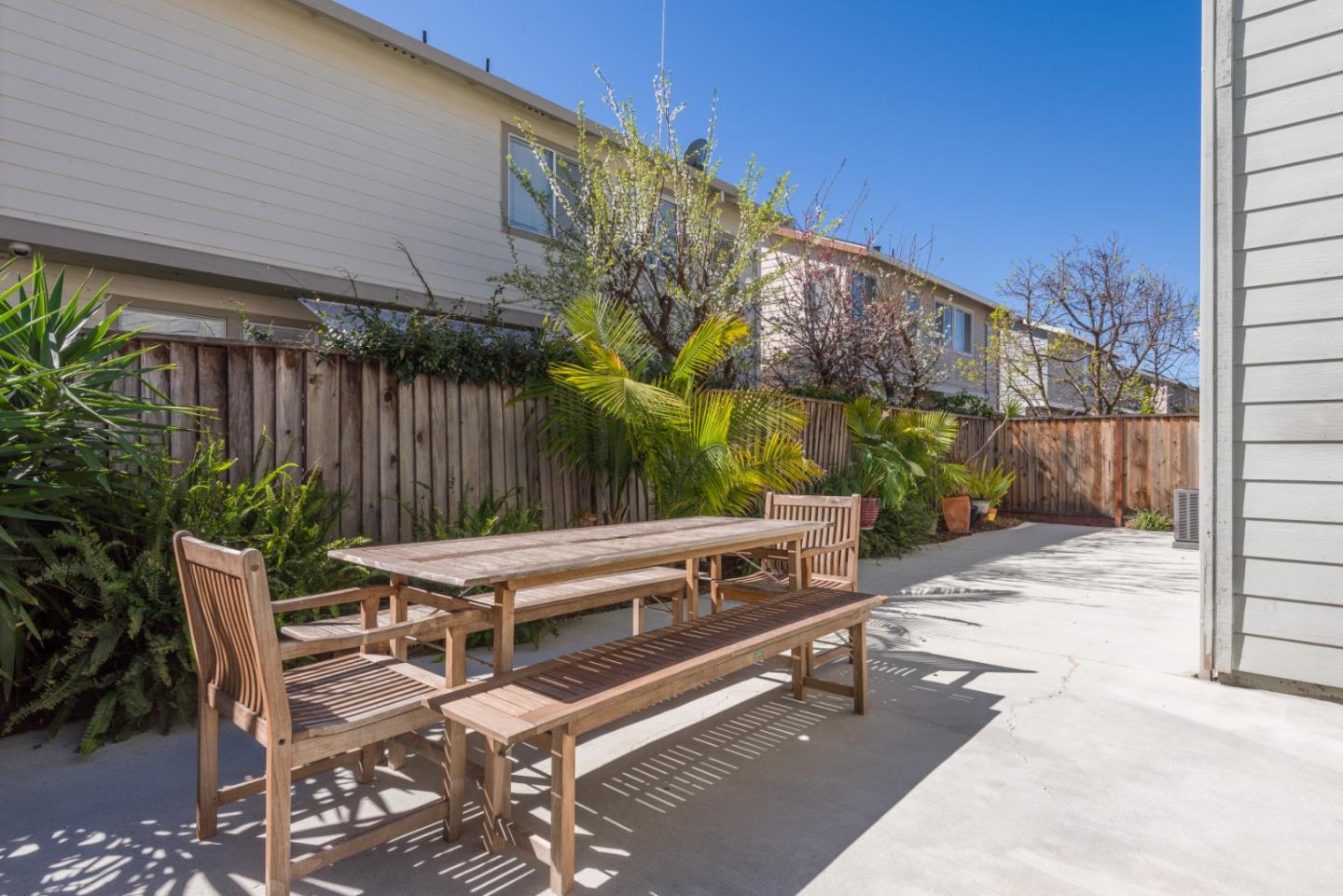 Detail Gallery Image 18 of 23 For 930 Gates St, East Palo Alto,  CA 94303 - 3 Beds | 2/1 Baths