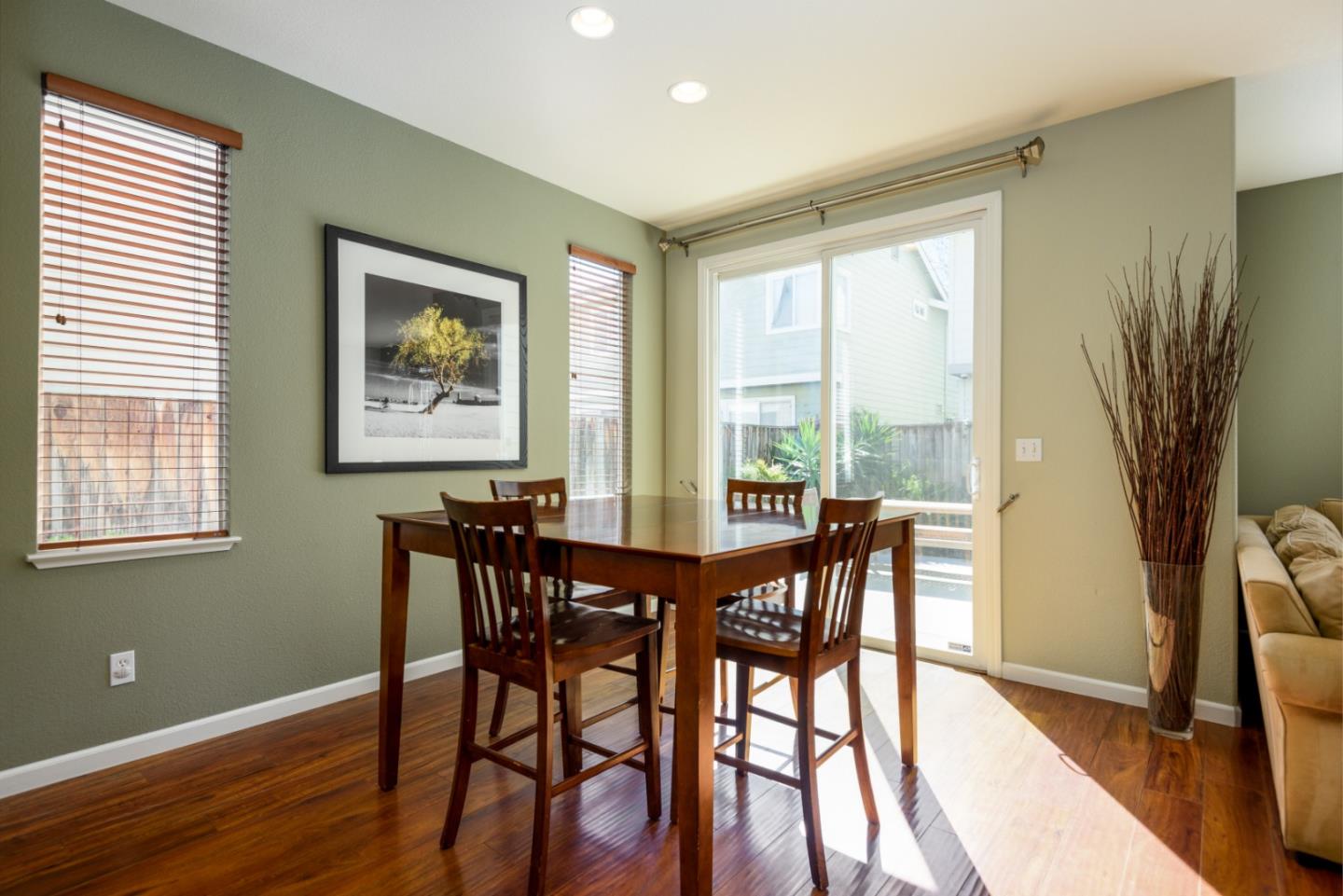 Detail Gallery Image 9 of 23 For 930 Gates St, East Palo Alto,  CA 94303 - 3 Beds | 2/1 Baths