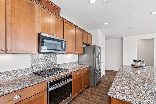 Detail Gallery Image 5 of 24 For 1220 Palermo Ct, Salinas,  CA 93905 - 3 Beds | 2 Baths